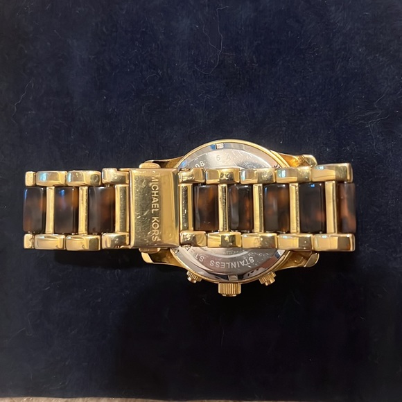 Michael Kors gold tortoise watch - Picture 2 of 4